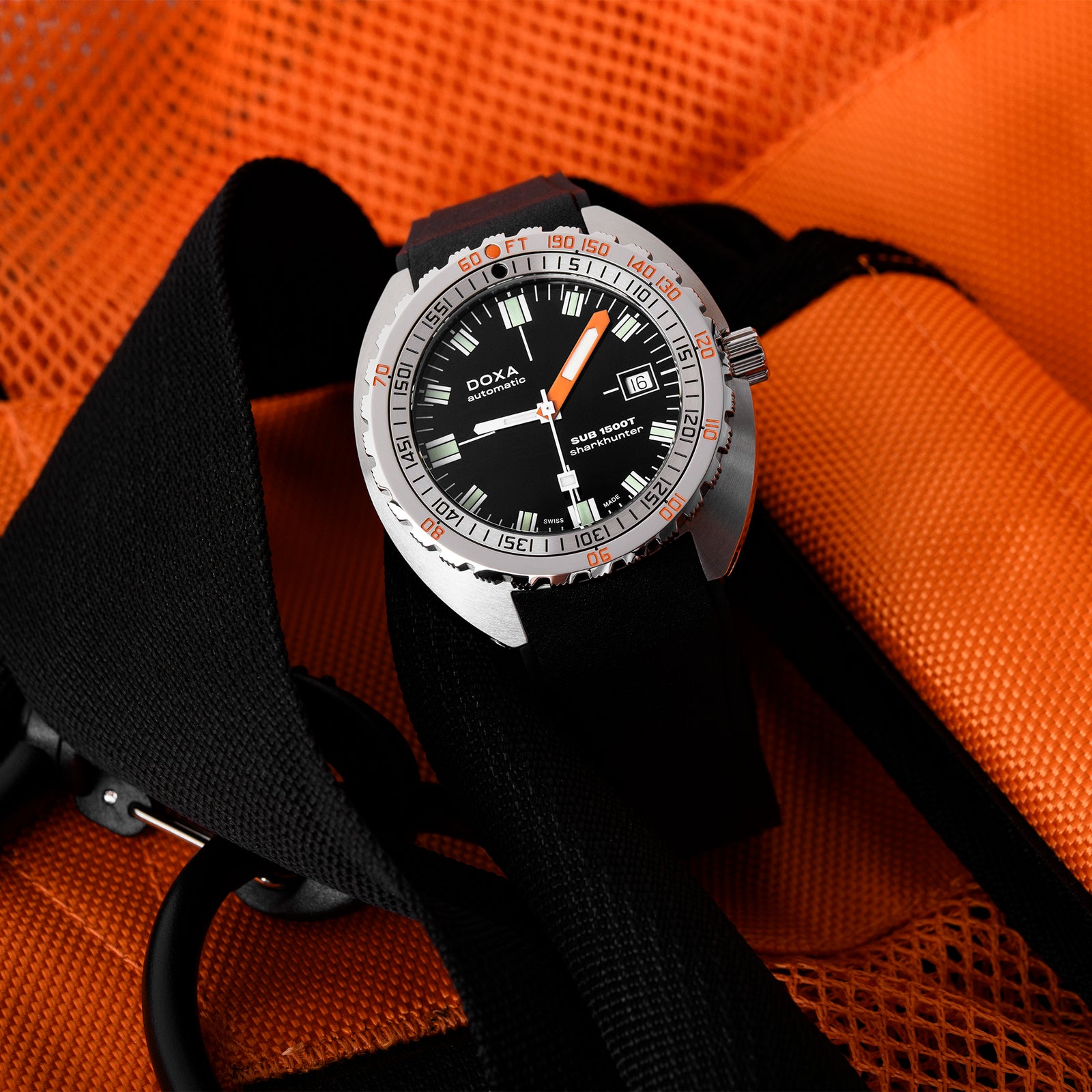 Doxa 1500 T - Sharkhunter (Black)