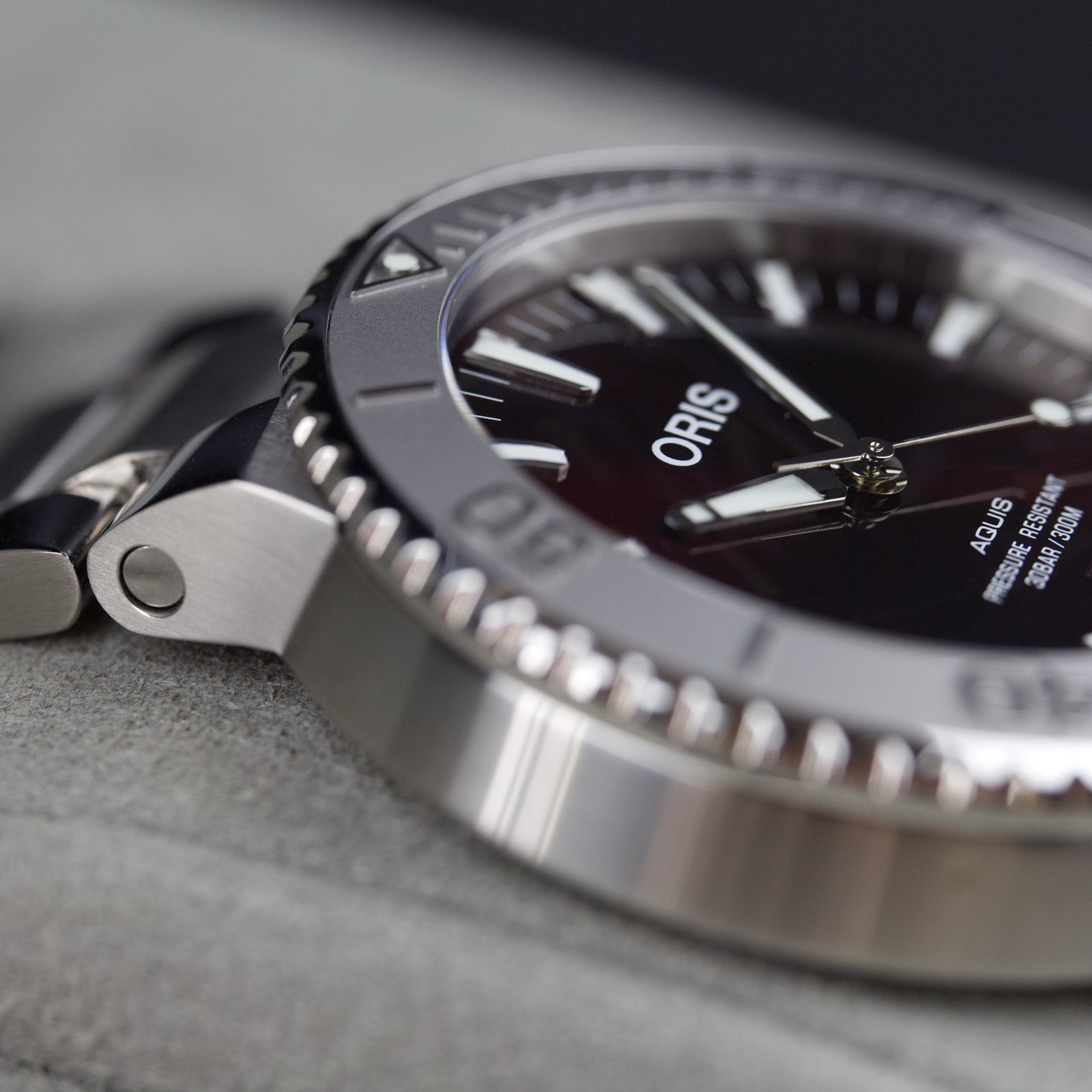 Oris - Aquis Date Relief