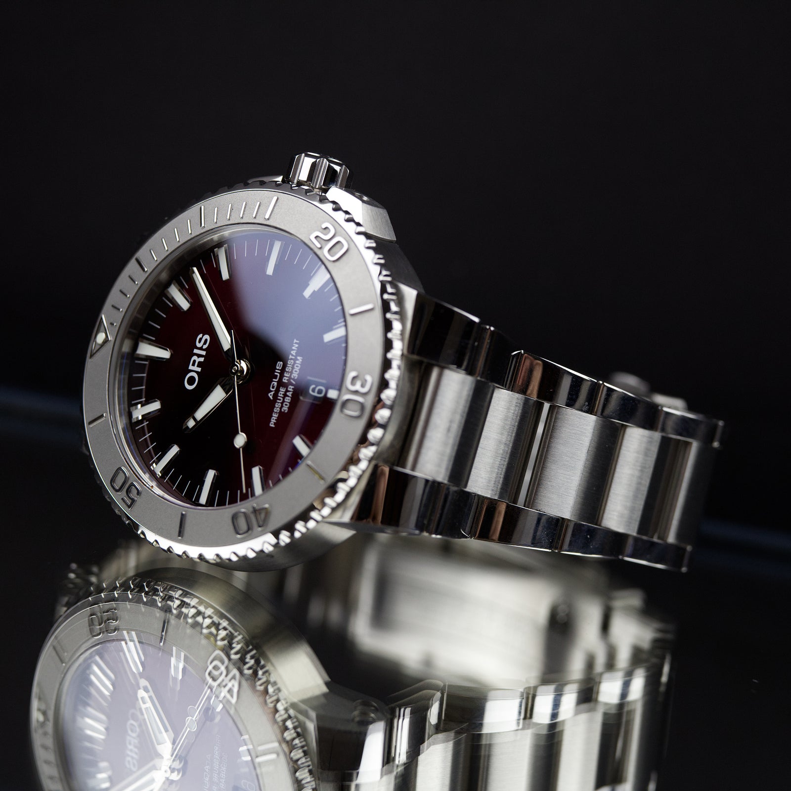 Oris - Aquis Date Relief