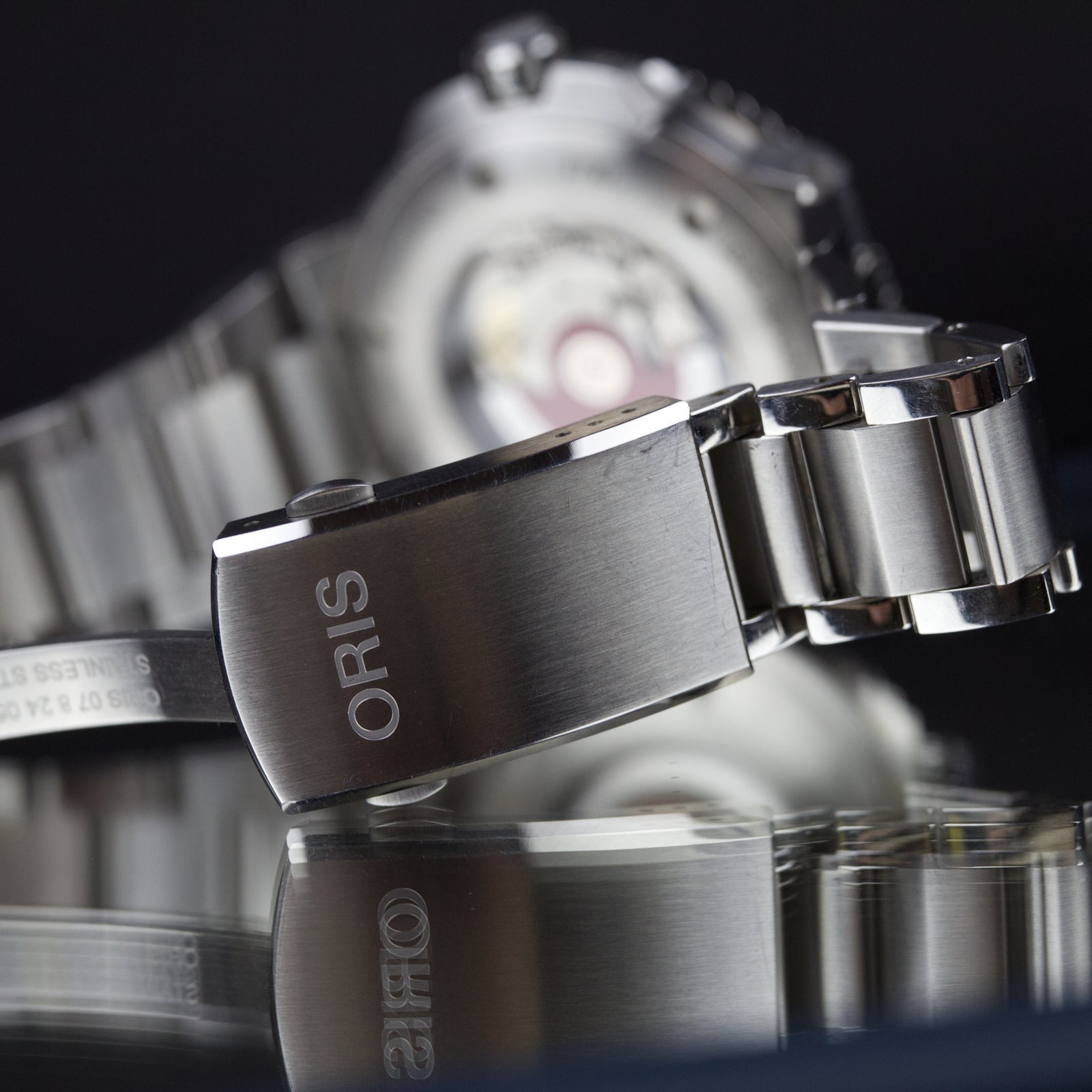 Oris - Aquis Date Relief
