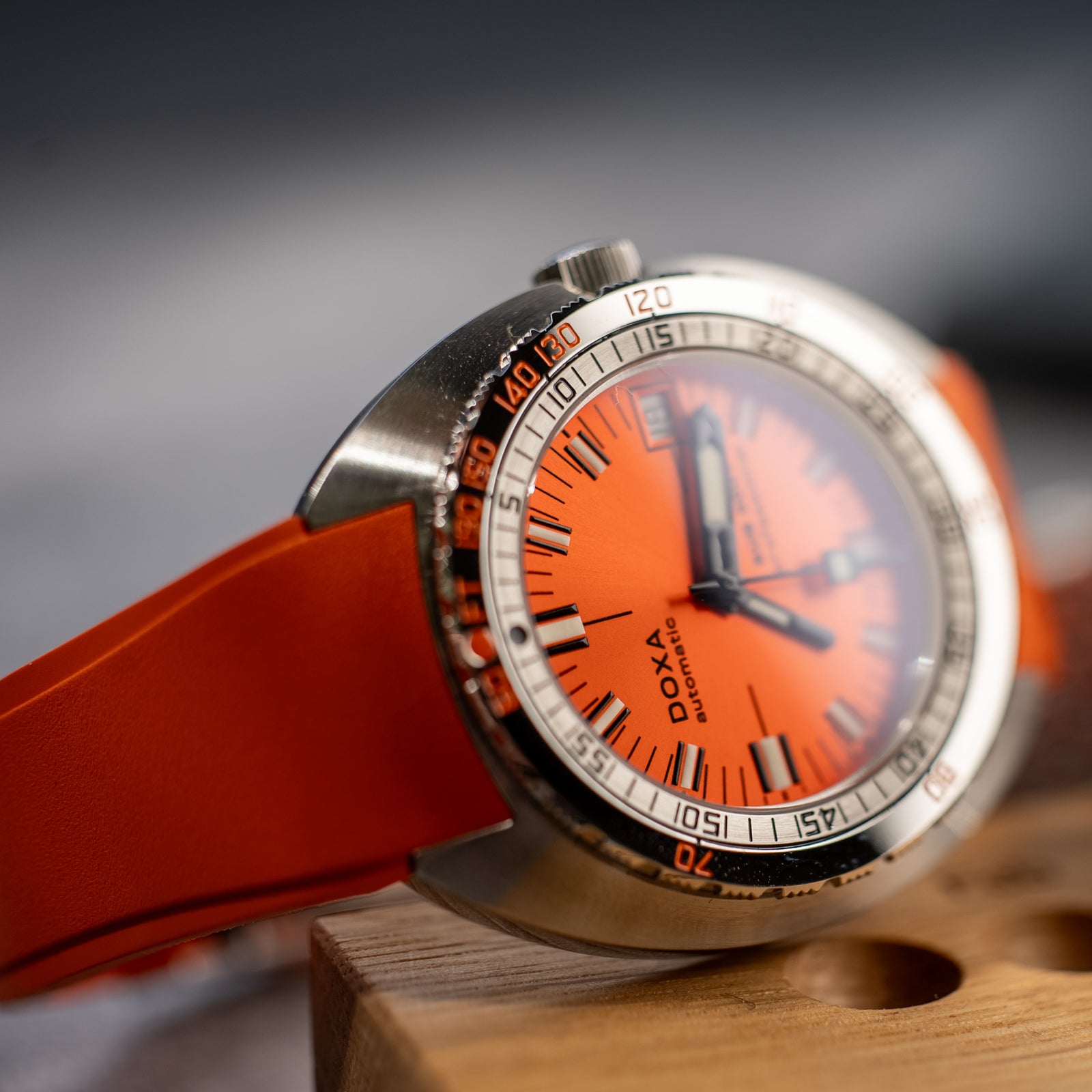 Doxa 200 T - Professional (Orange) Sunray Dial