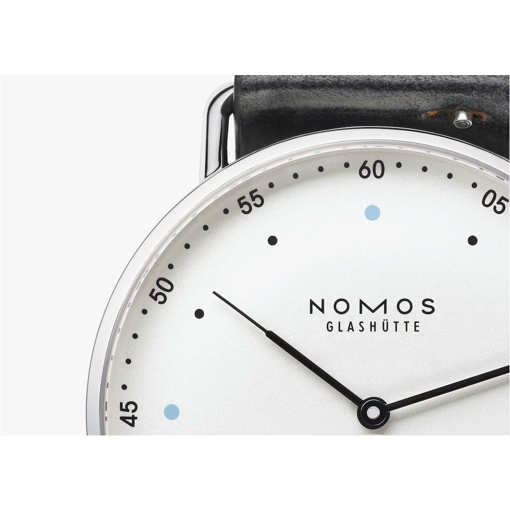 NOMOS - Metro 38 REF: 1108 (Sapphire Case Back)