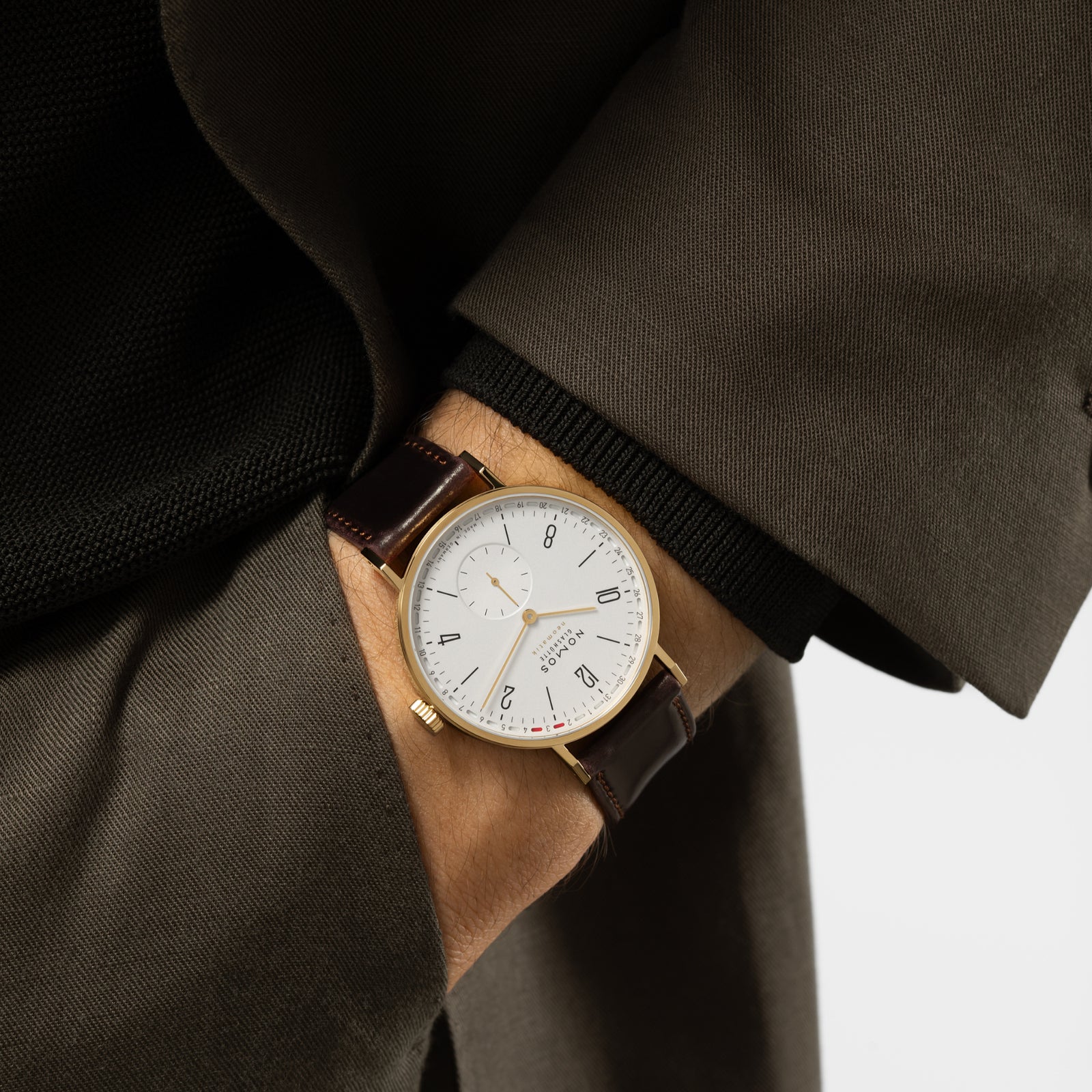 NOMOS - Tangente Gold Neomatik Update Doré 38 Ref: 196