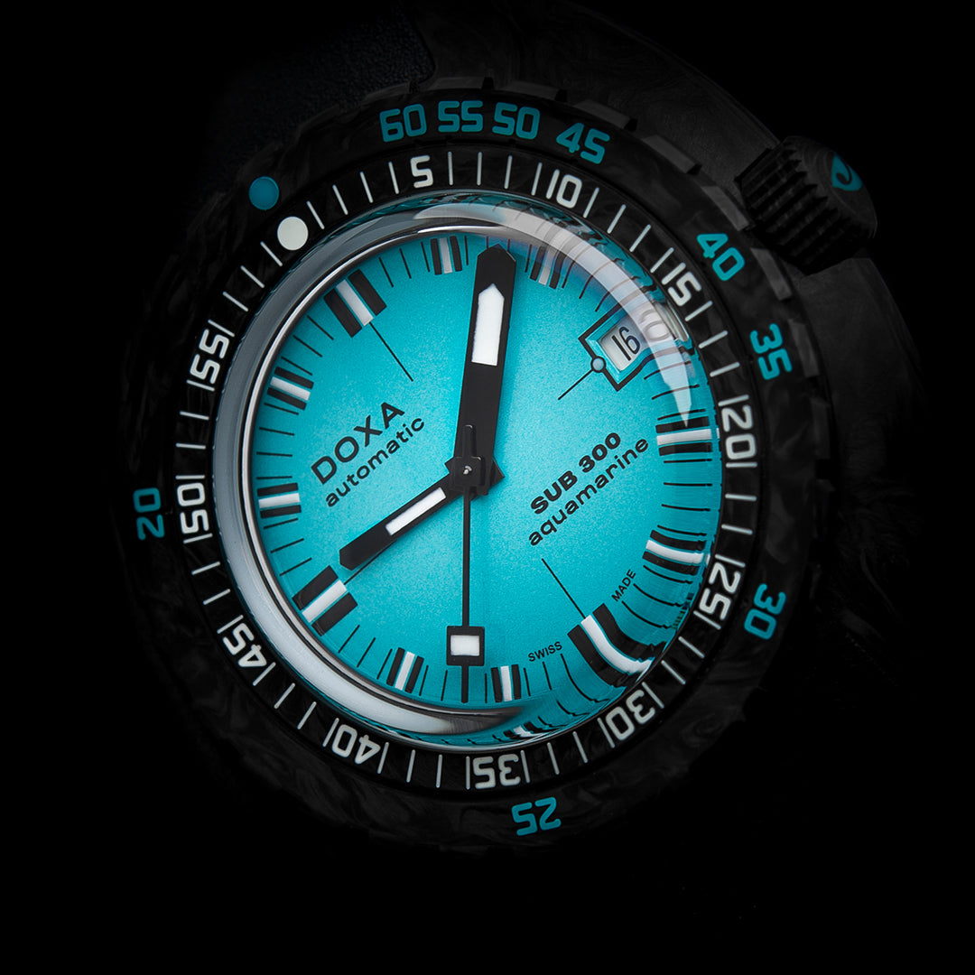 Doxa 300 Carbon - Aquamarine (Turquoise)