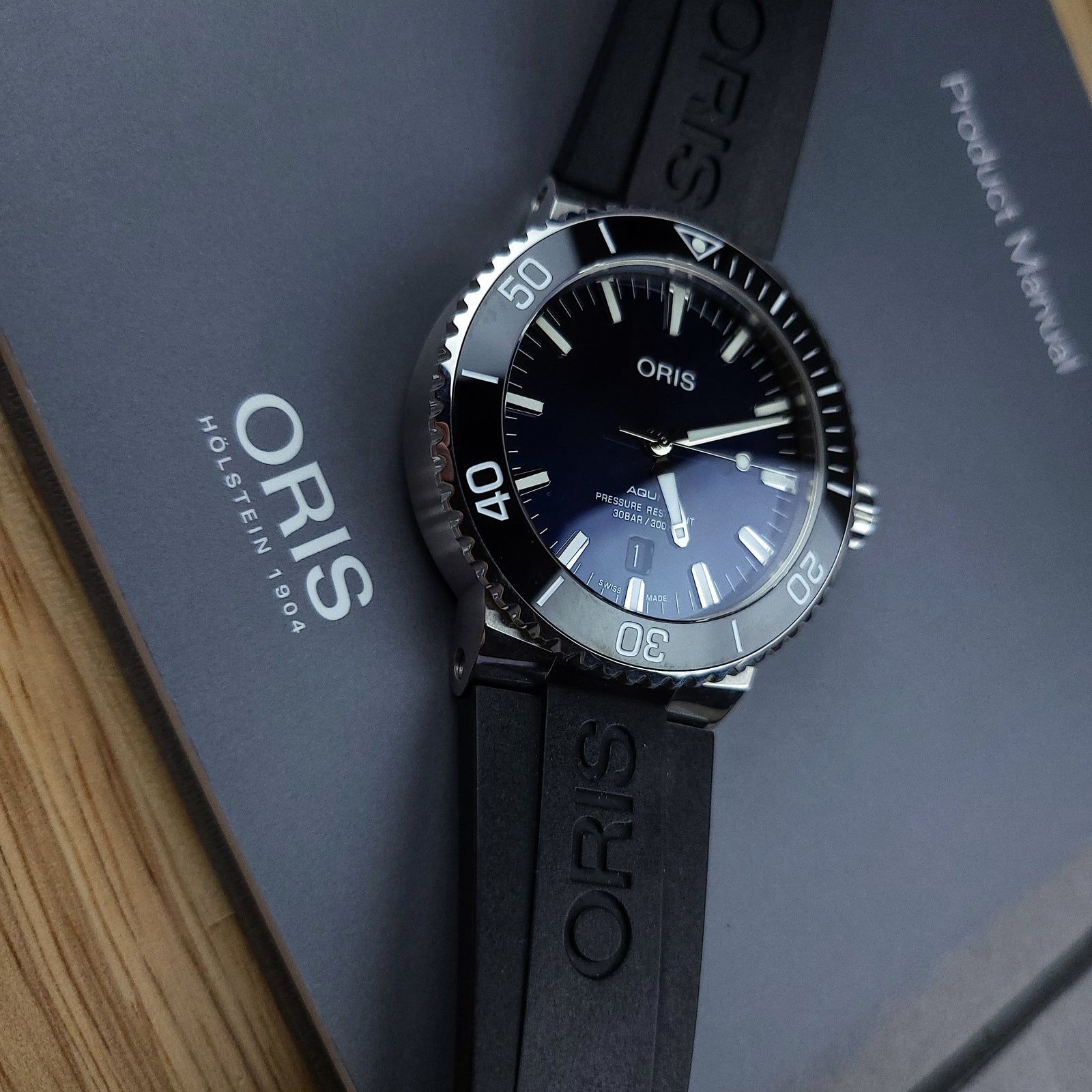 Oris - Aquis Date