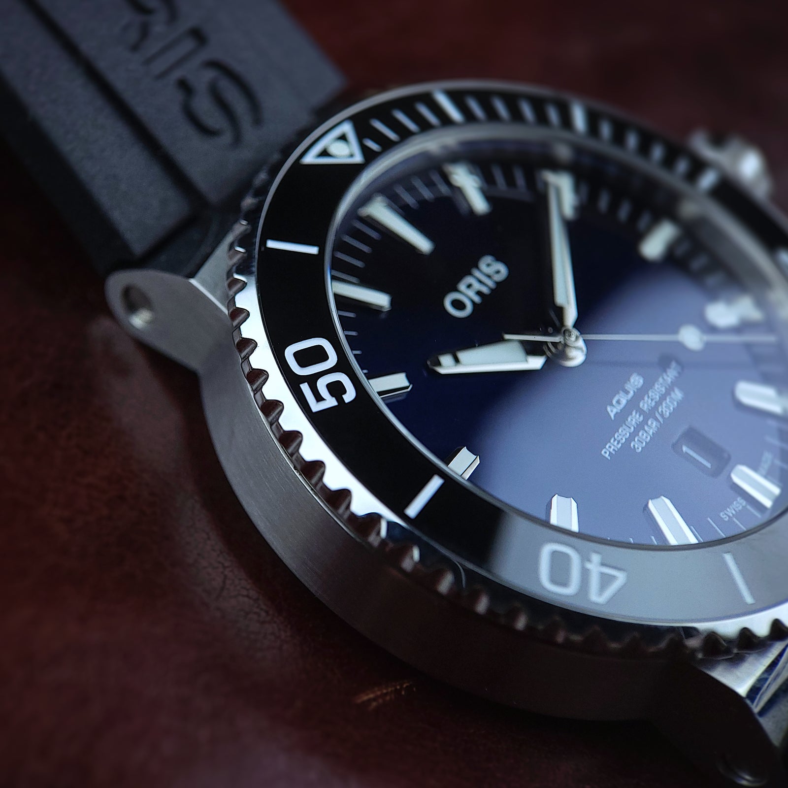 Oris - Aquis Date