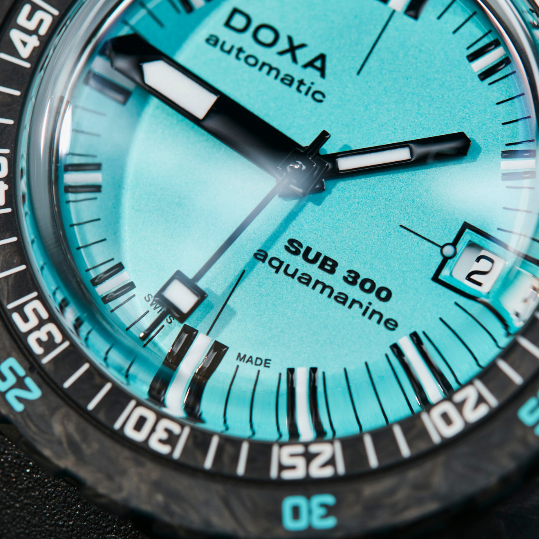 Doxa 300 Carbon - Aquamarine (Turquoise)