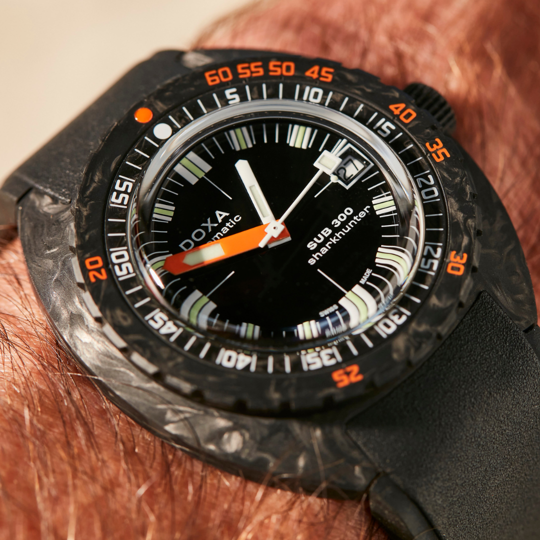 Doxa 300 Carbon Sharkhunter Black