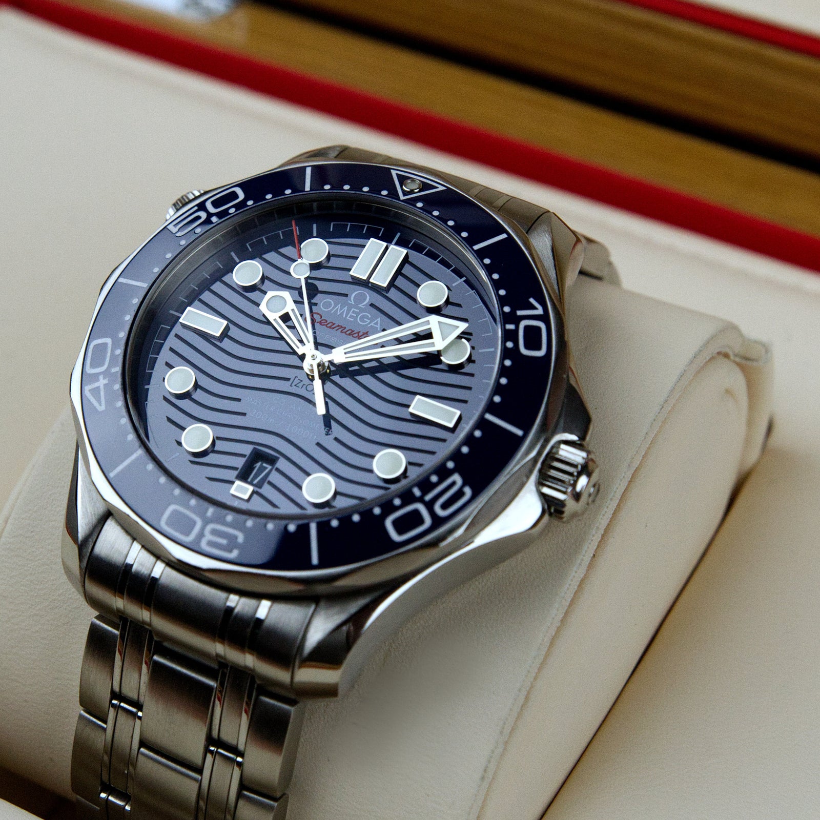 Omega Seamaster Professional 300m (Blue)