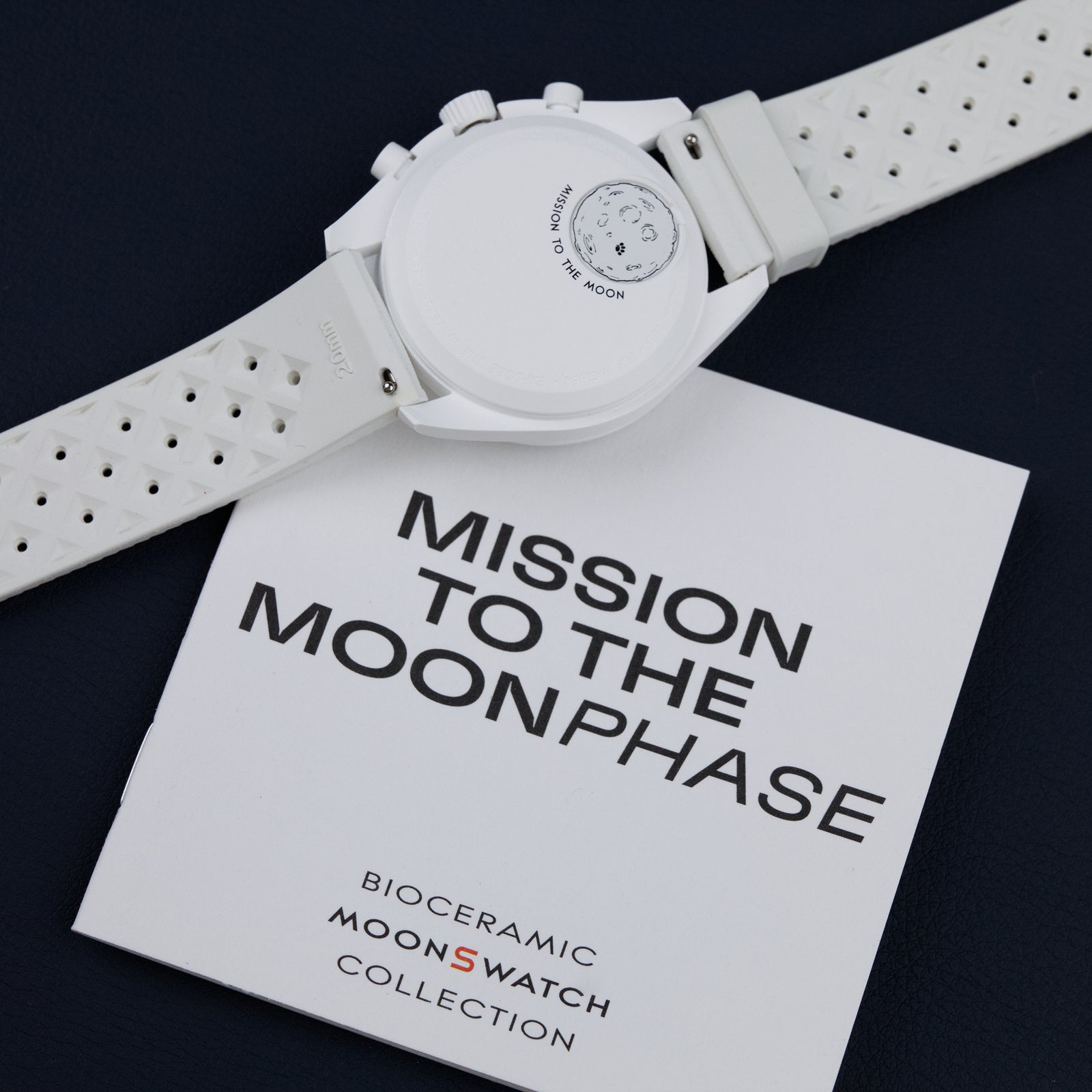Omega/Swatch - Speedmaster Snoopy Moonphase