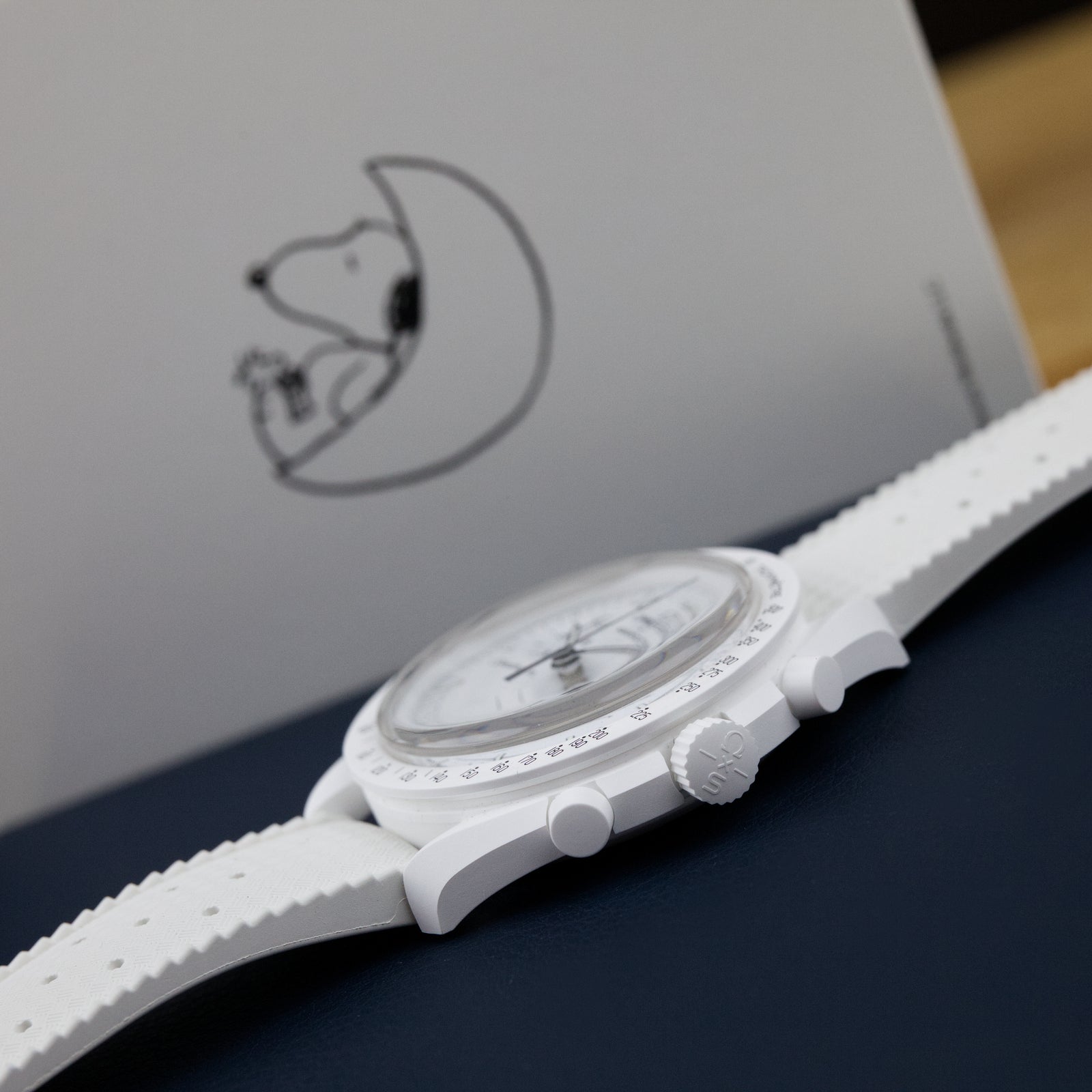 Omega/Swatch - Speedmaster Snoopy Moonphase