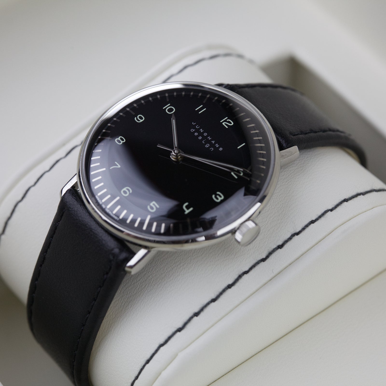 Junghans - max bill Handaufzug 27/3702.02