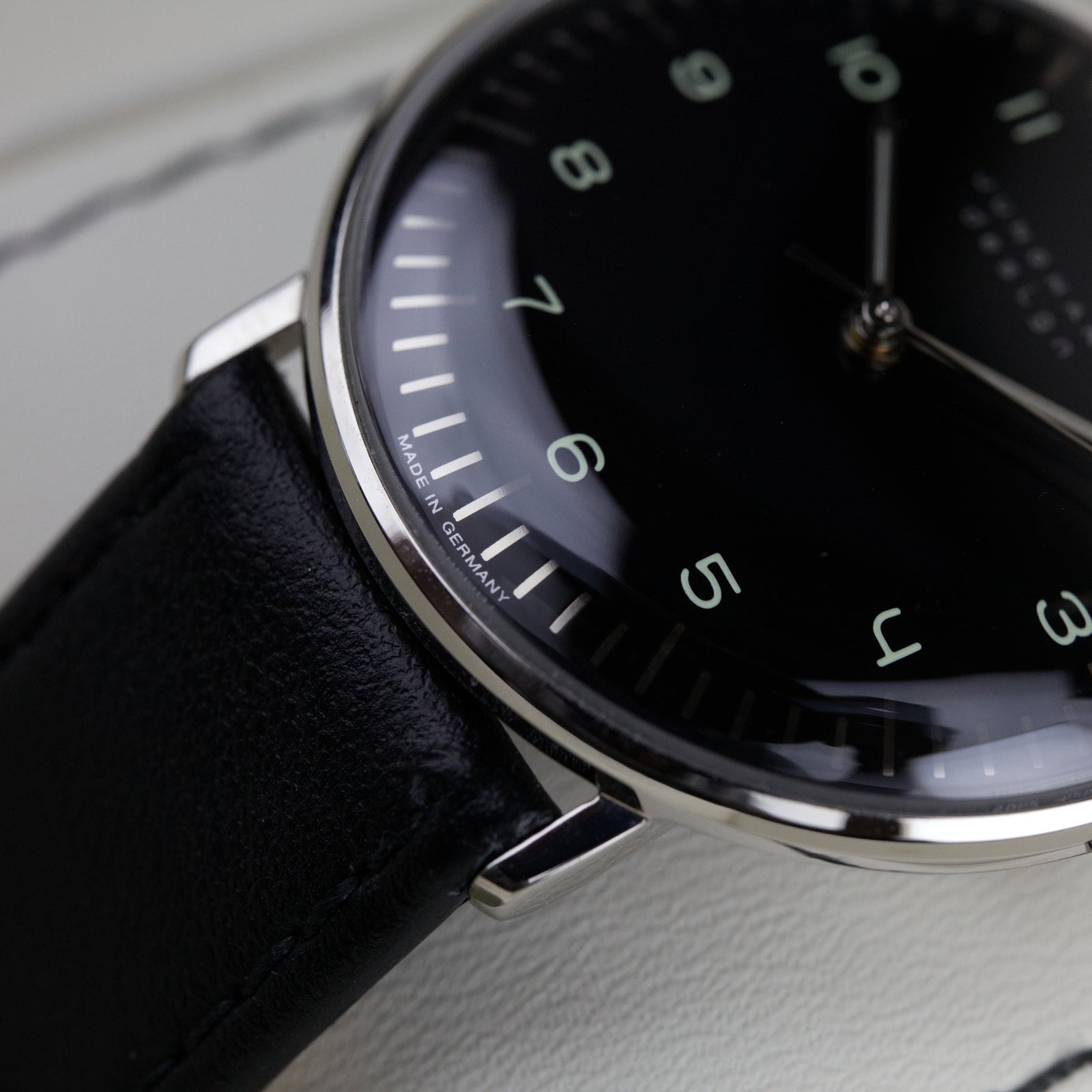 Junghans - max bill Handaufzug 27/3702.02