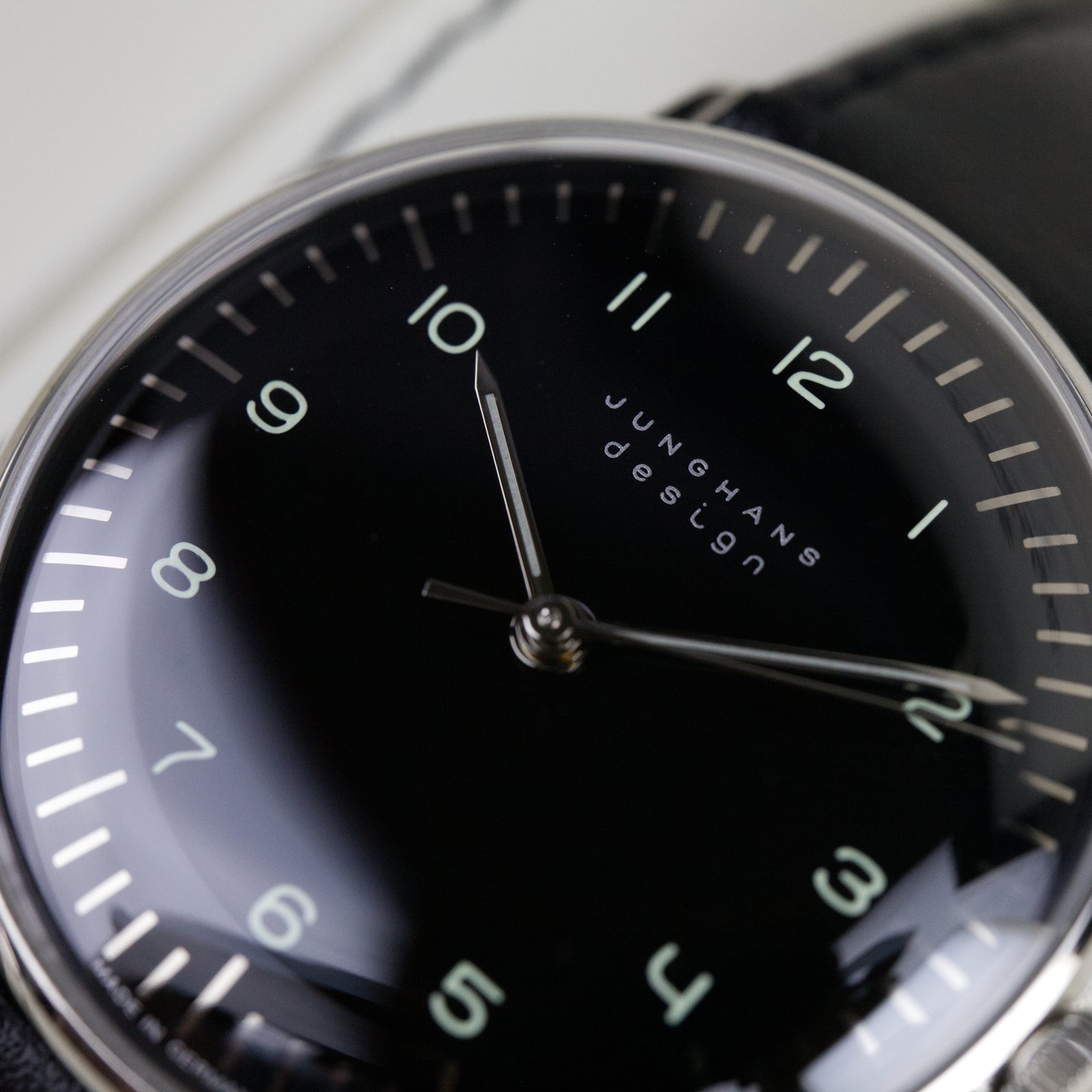 Junghans - max bill Handaufzug 27/3702.02
