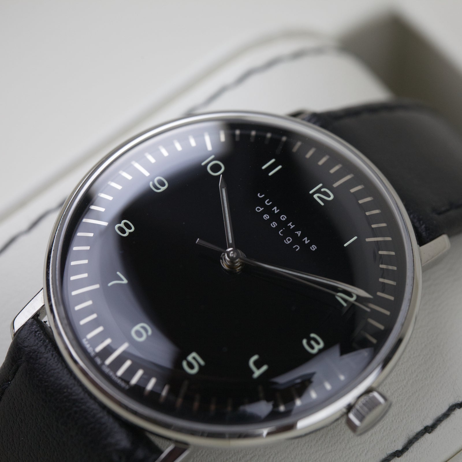 Junghans - max bill Handaufzug 27/3702.02