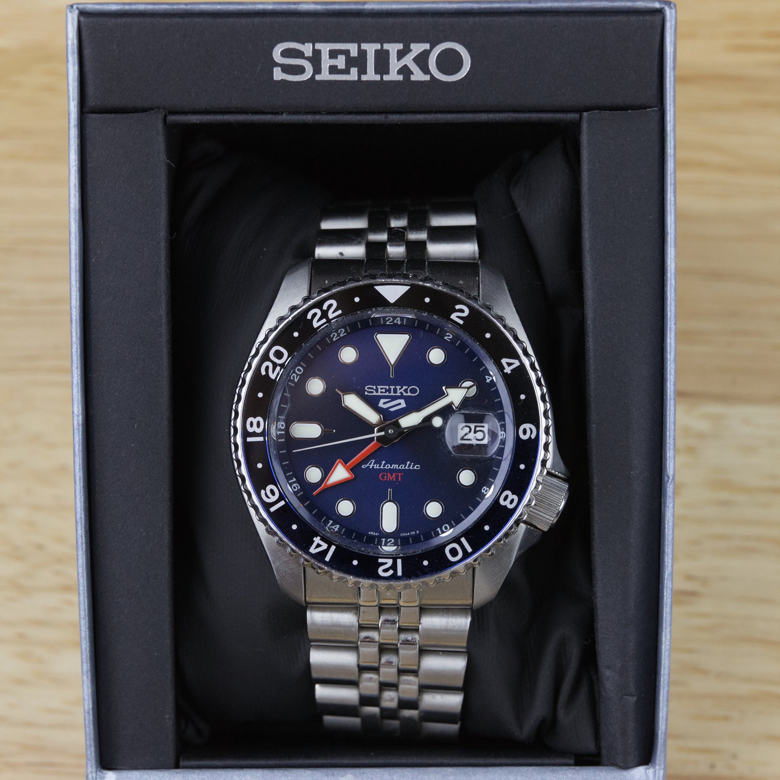 Seiko 5 - GMT SSK003