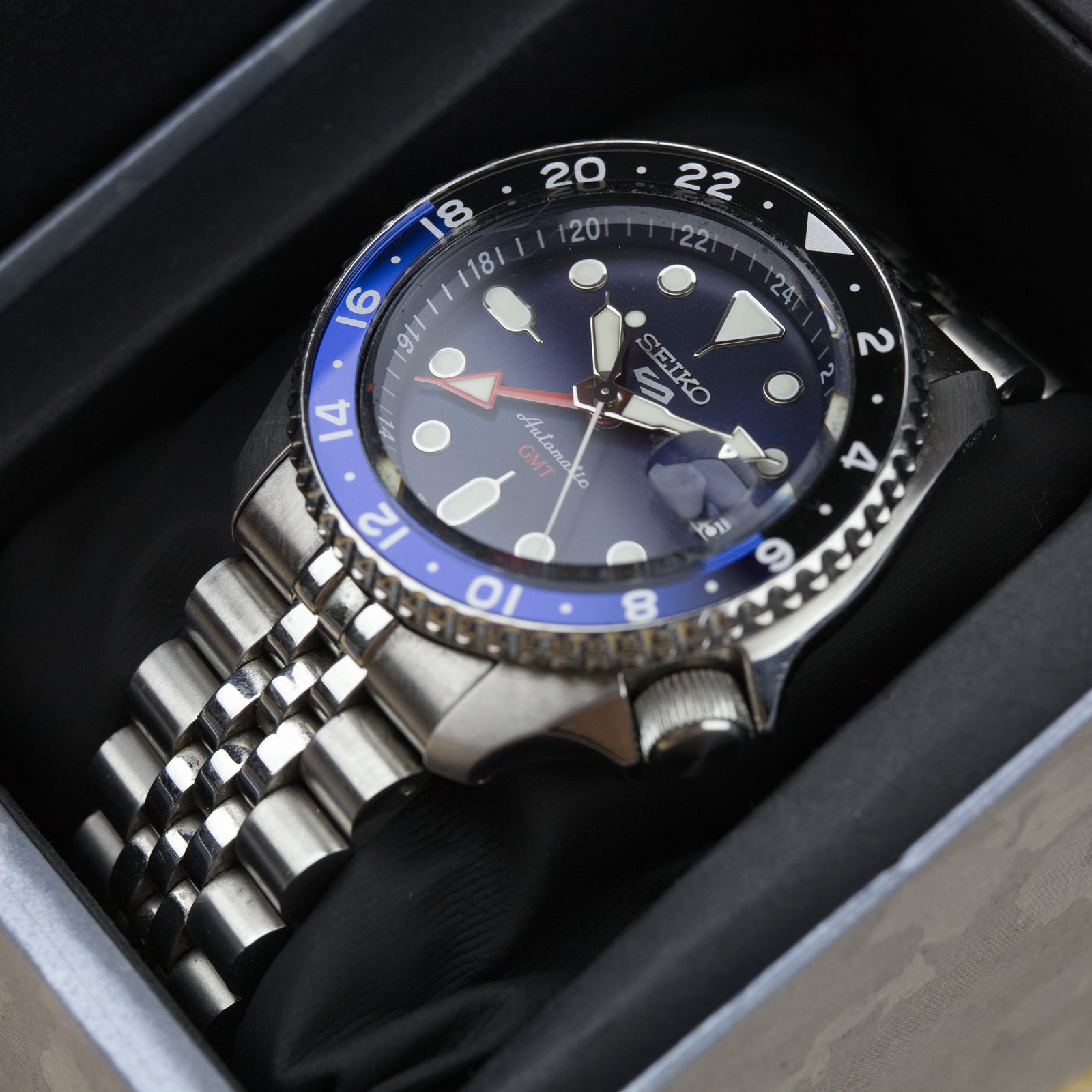 Seiko 5 - GMT SSK003