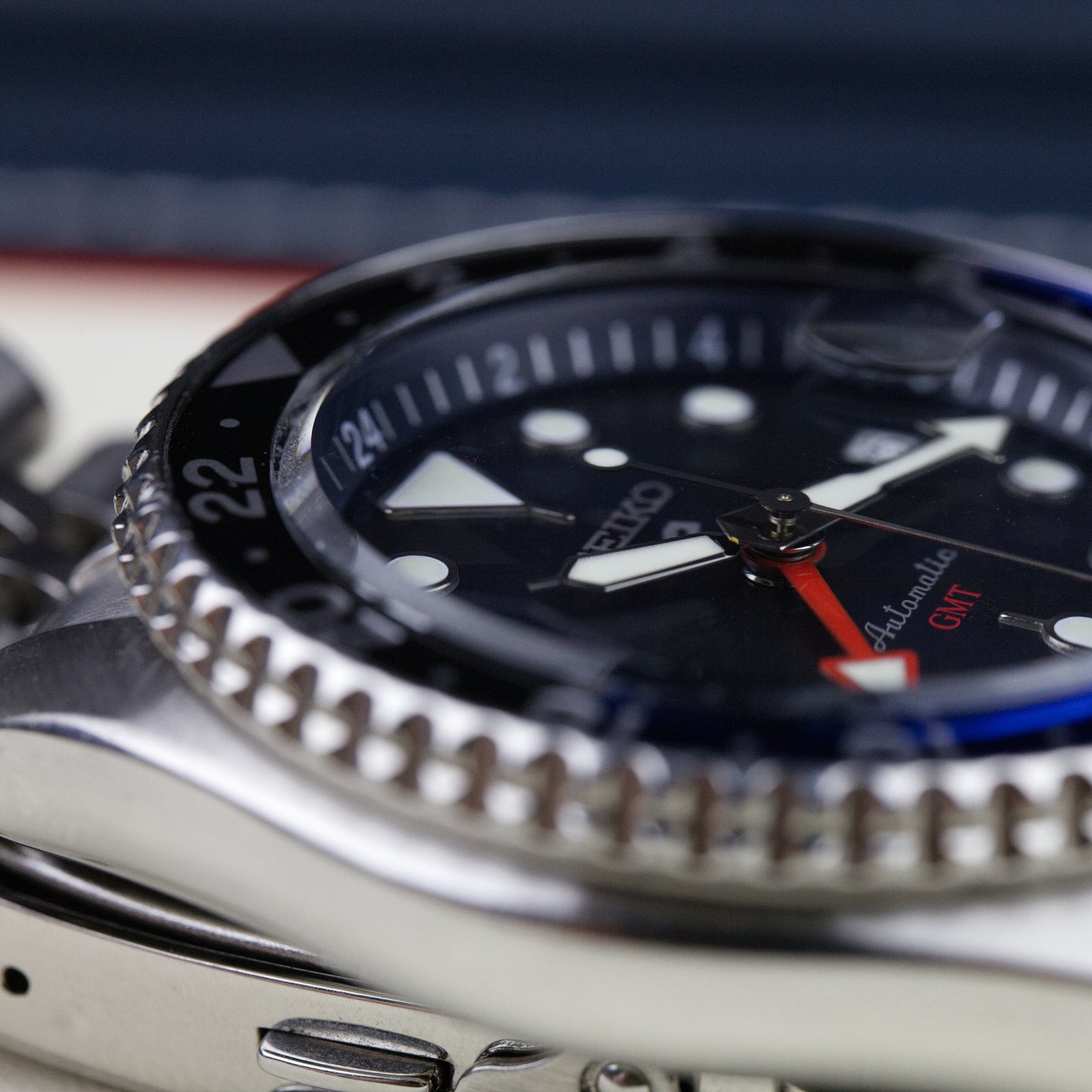 Seiko 5 - GMT SSK003