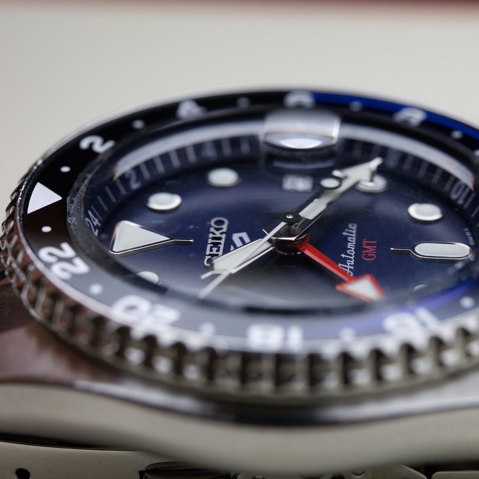 Seiko 5 - GMT SSK003