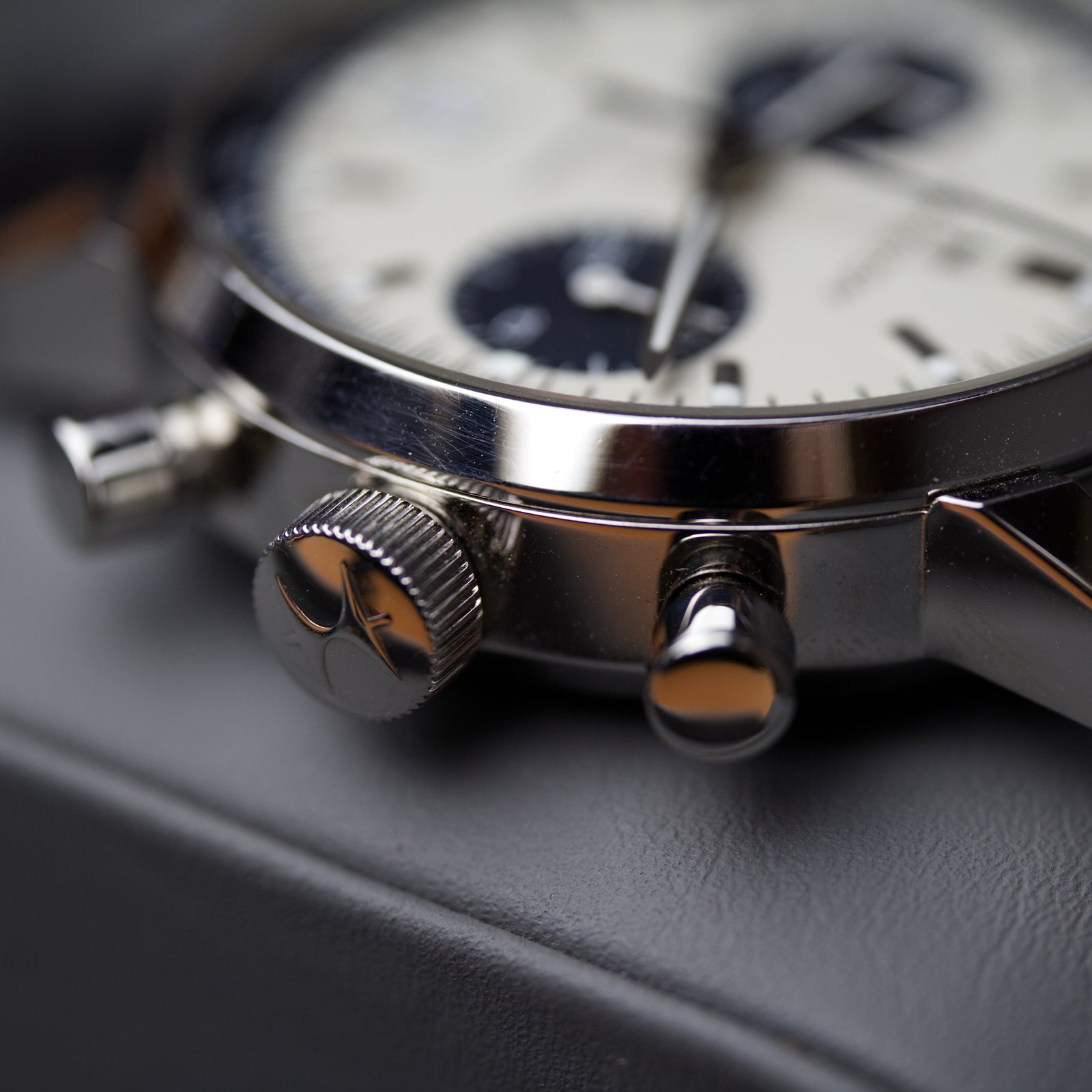Hamilton - Chronograph H384160