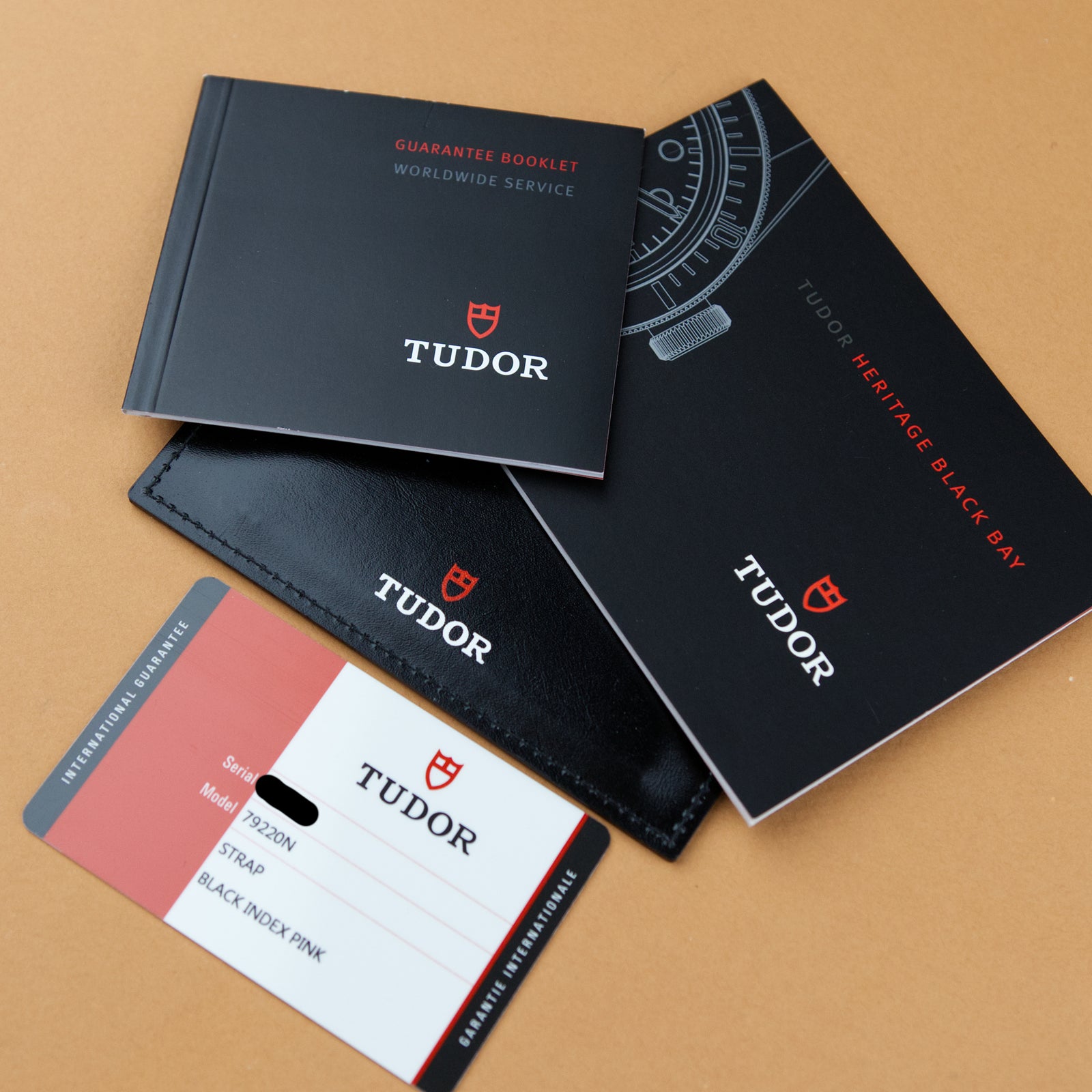 Tudor - Black Bay 41mm (Smiley+Rose)