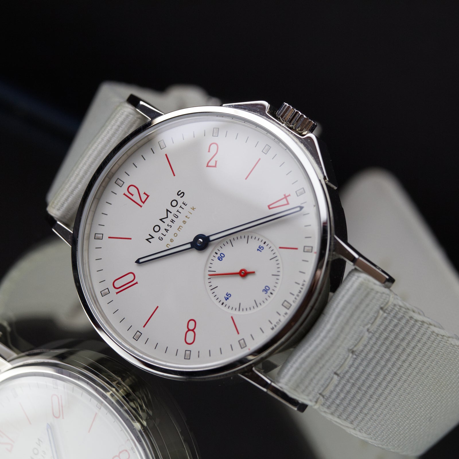 Nomos - Ahoi Neomatik Siren White Ref: 564