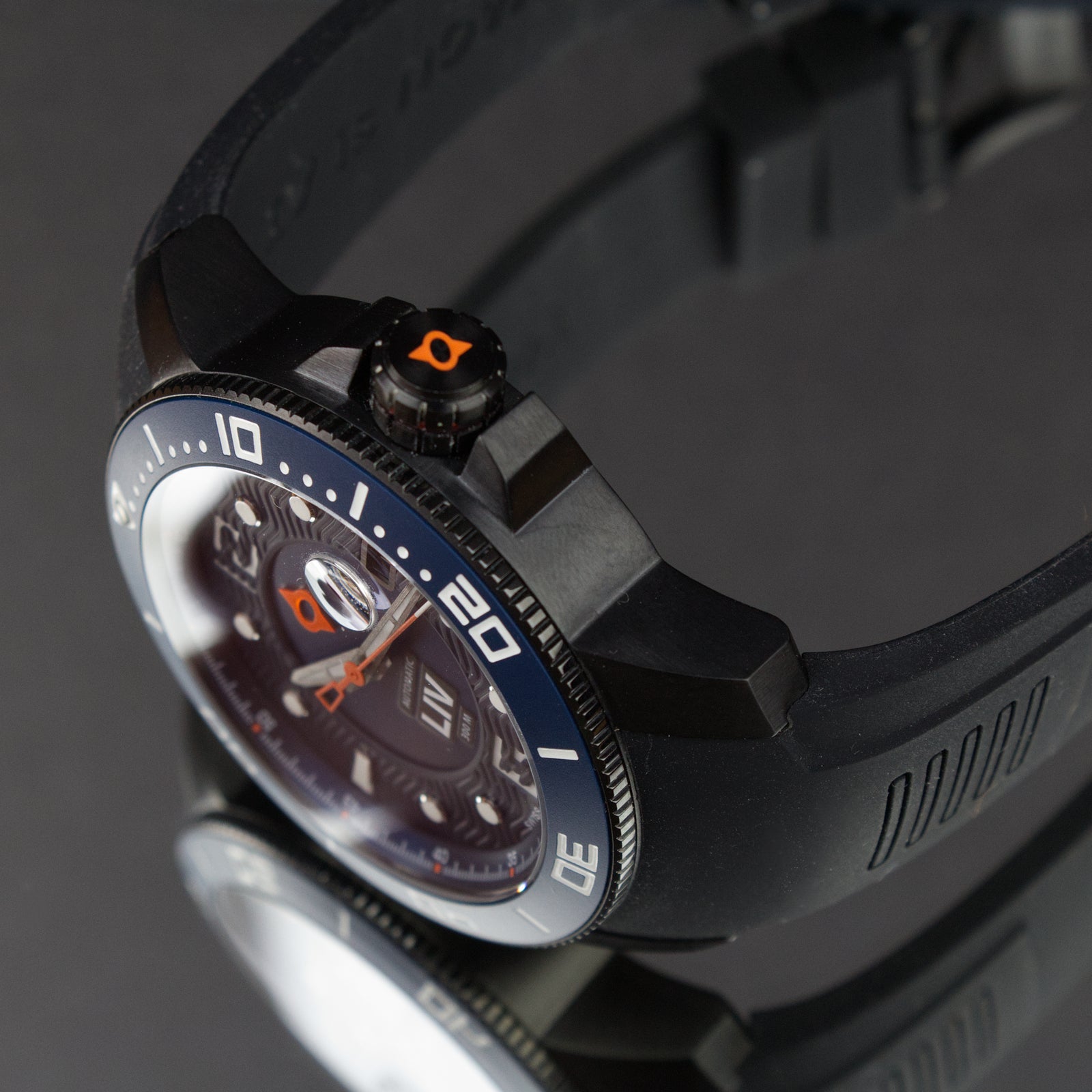 LIV - GX Diver's 44mm Steel Cobalt LE