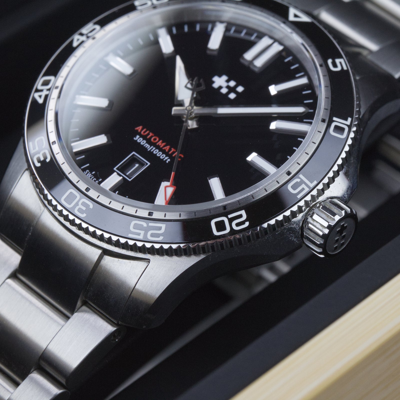 Christopher Ward - Trident Pro 300-TF