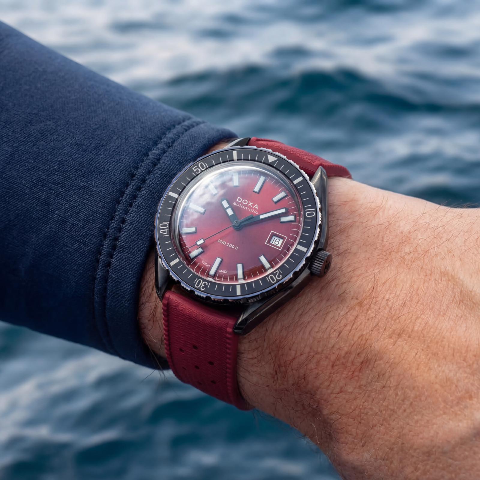 Doxa 200 II - Redcoral (Red)