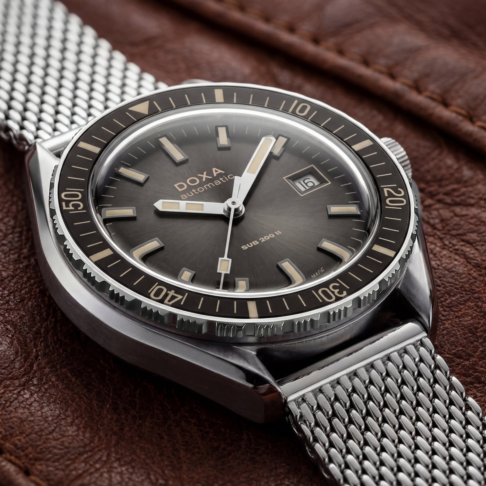 Doxa 200 II - Sharkhunter (Black)