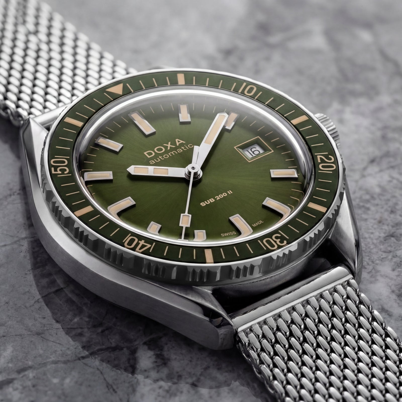 Doxa 200 II - Sea Emerald (Green)
