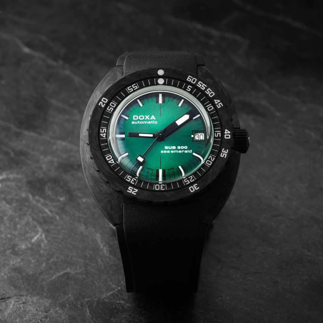 Doxa 300 Carbon - Sea Emerald (Green)