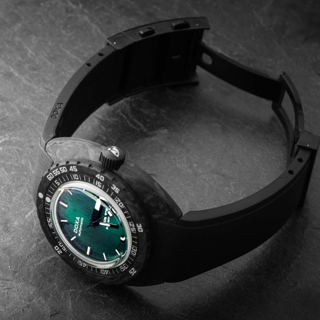 Doxa 300 Carbon - Sea Emerald (Green)